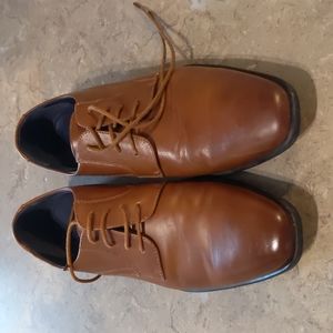 Men size 10 Madden shoe